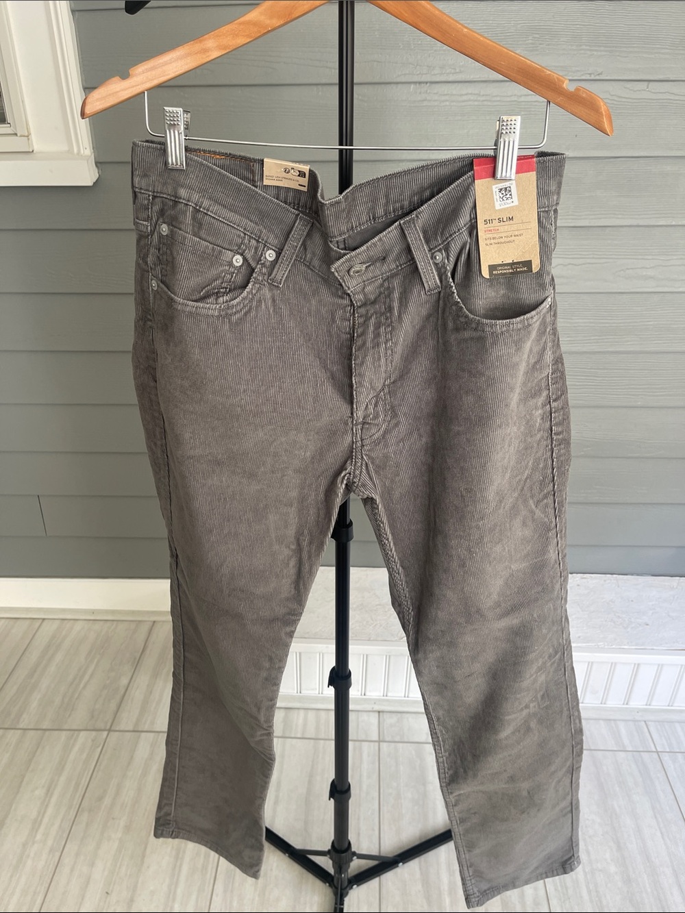 Levi's Men's Corduroy Pants in Washed Gray Size 33x30